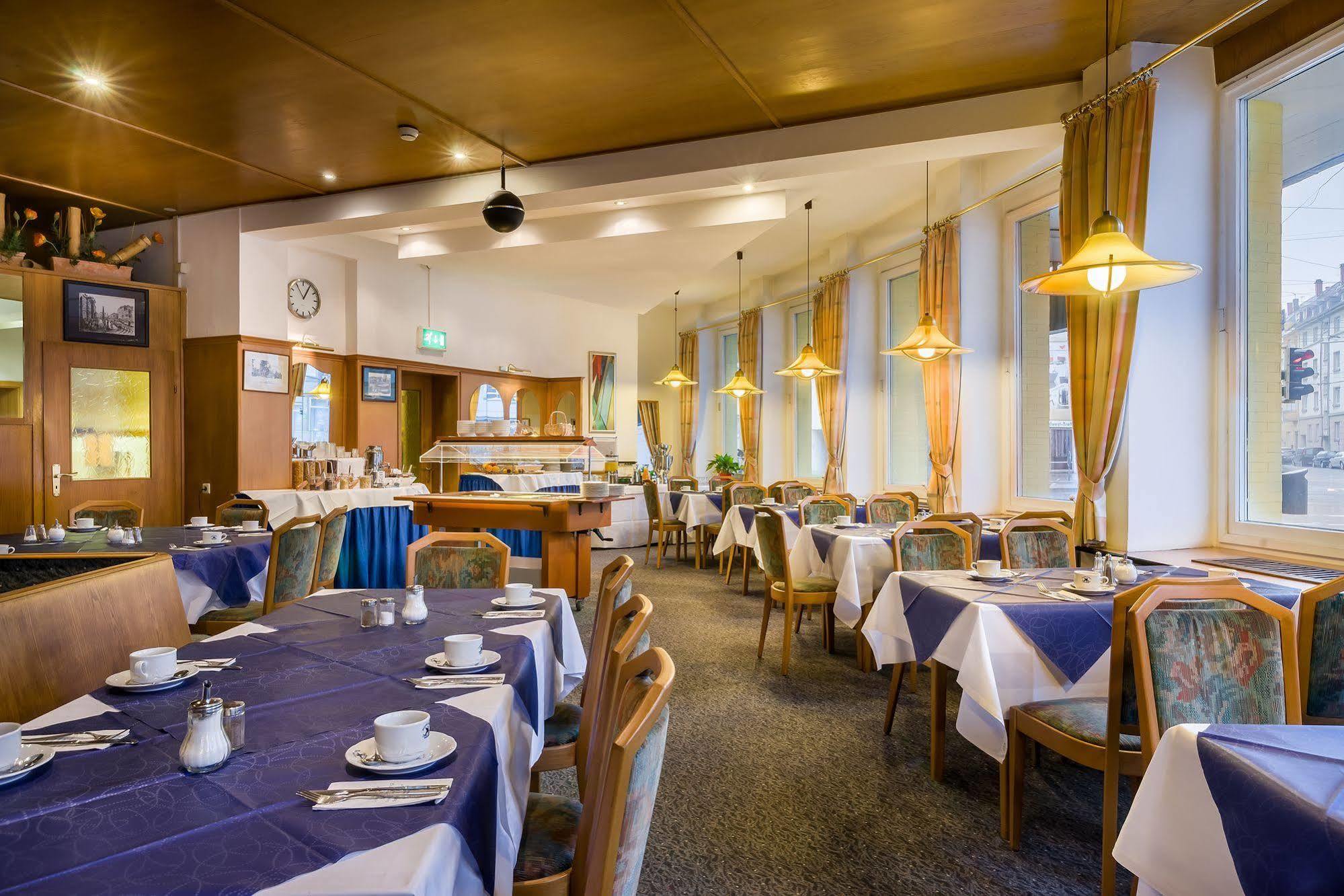 Scope Hotel Greif Karlsruhe Buitenkant foto